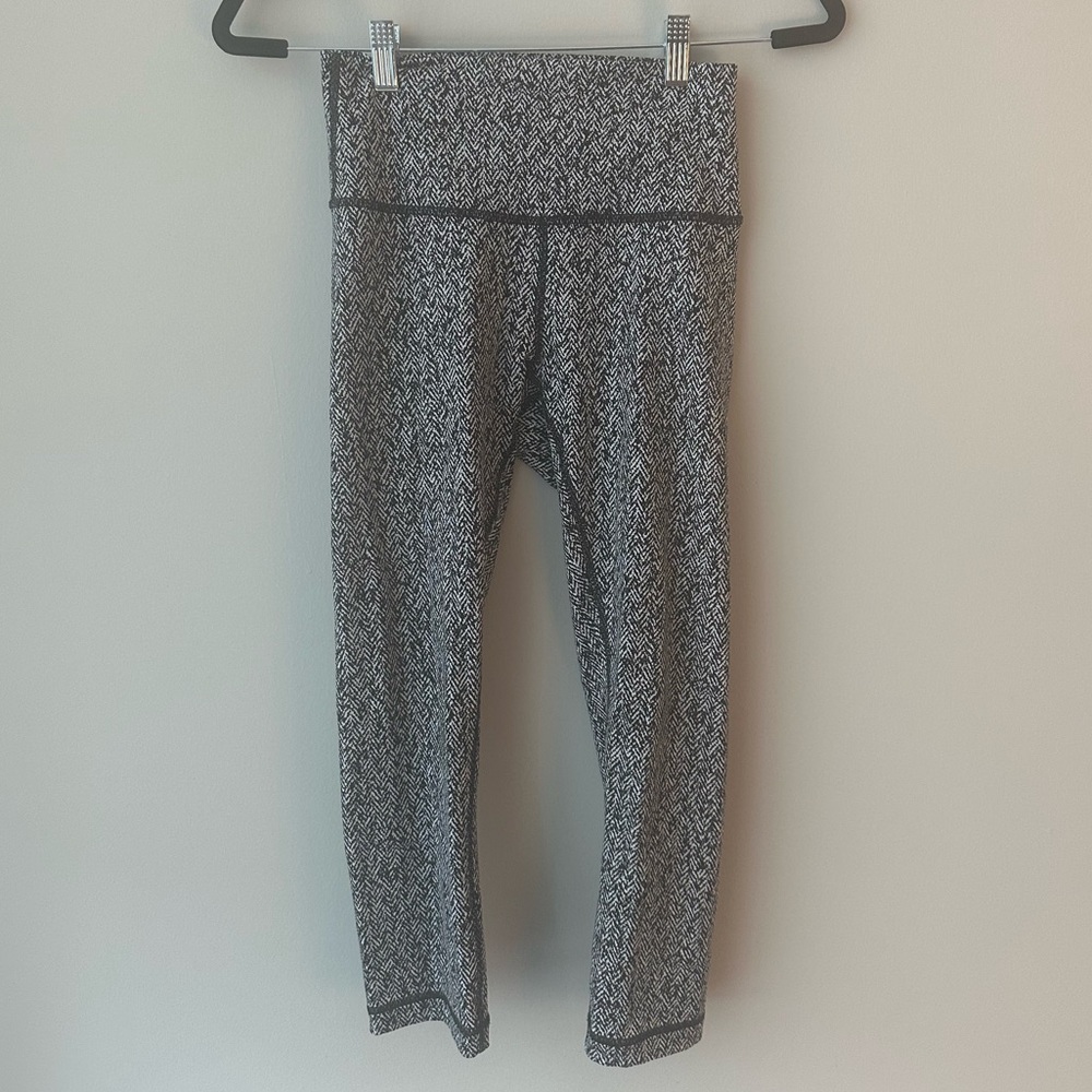 Lululemon, wunder under high rise crop 21”, full on luxtreme